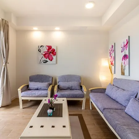 Appartamento Flatguest Danubio + Sea View + Pool +